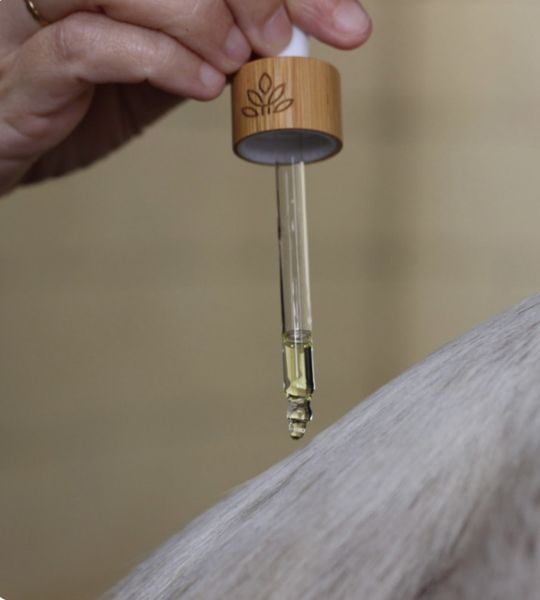 Nellumbo Sublime Mane Serum for Horses
